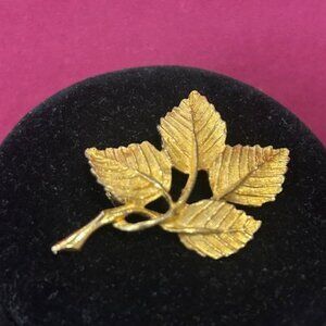 DFA- Dubarry Fifth Avenue 4 Leaf Textured Gold BROOCH